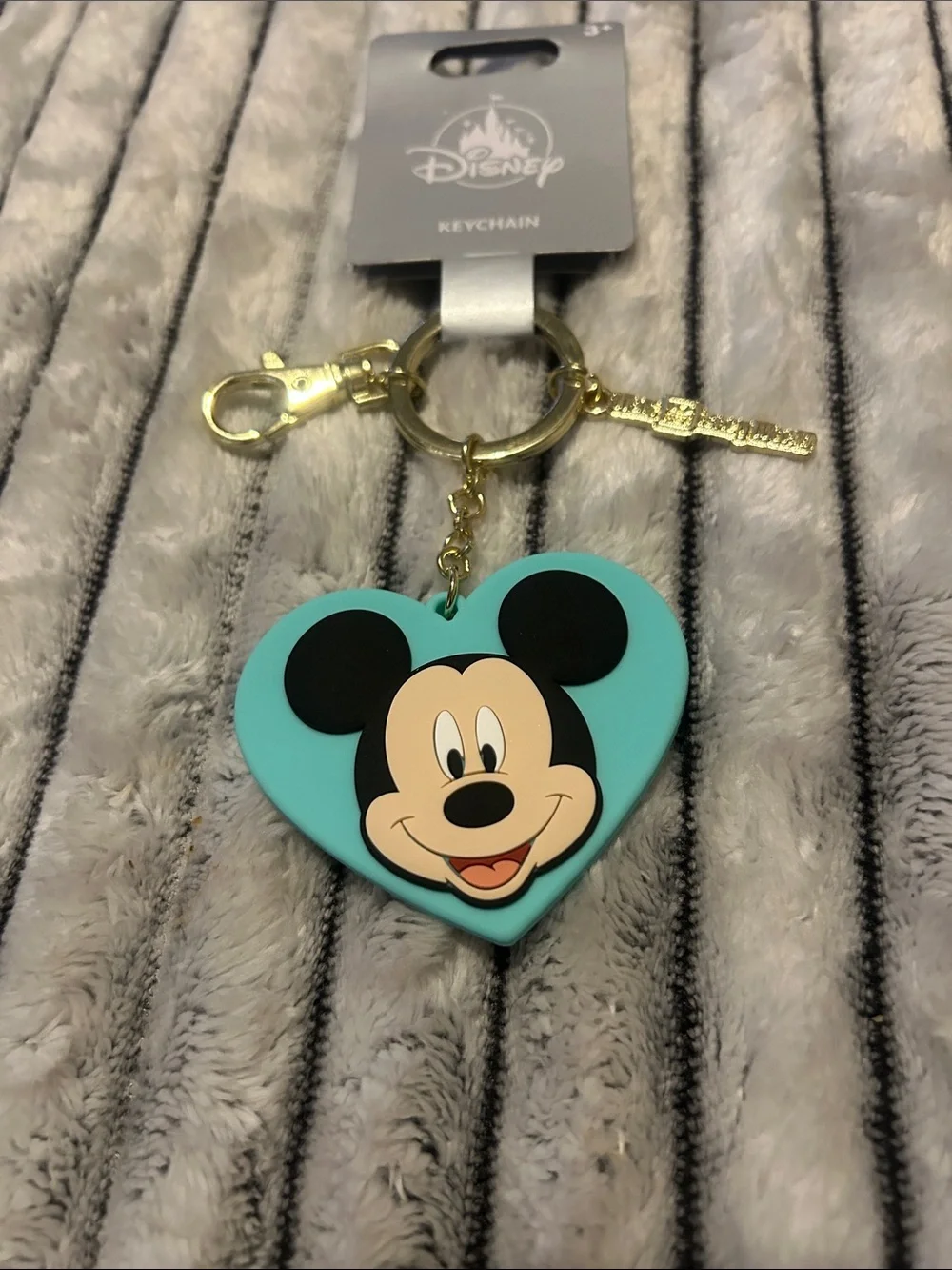 Disney Minnie & Mickey Mouse reversible Heart Keychain -